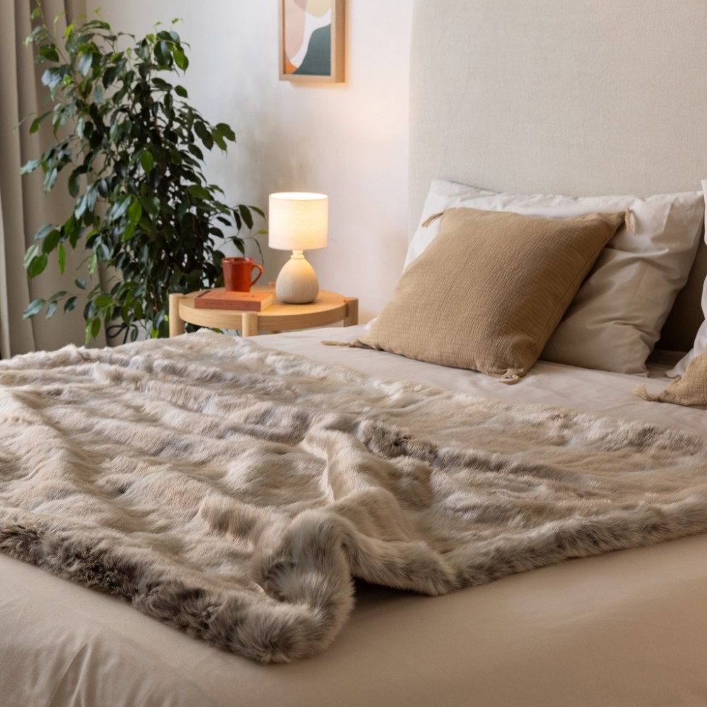 Heated Throw Faux Fur - Hyggie Days - Large