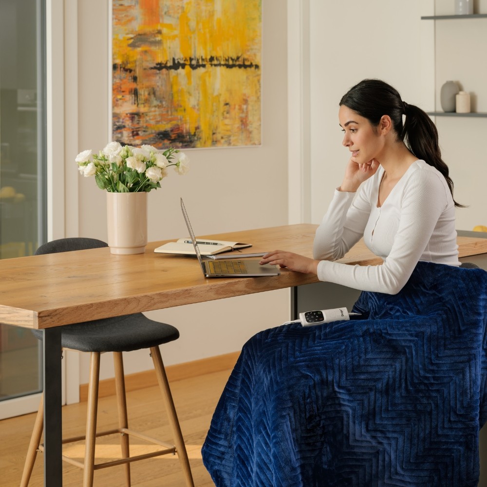 DREAMLAND Herringbone Blue Heated Throw - Hurry Home - Large